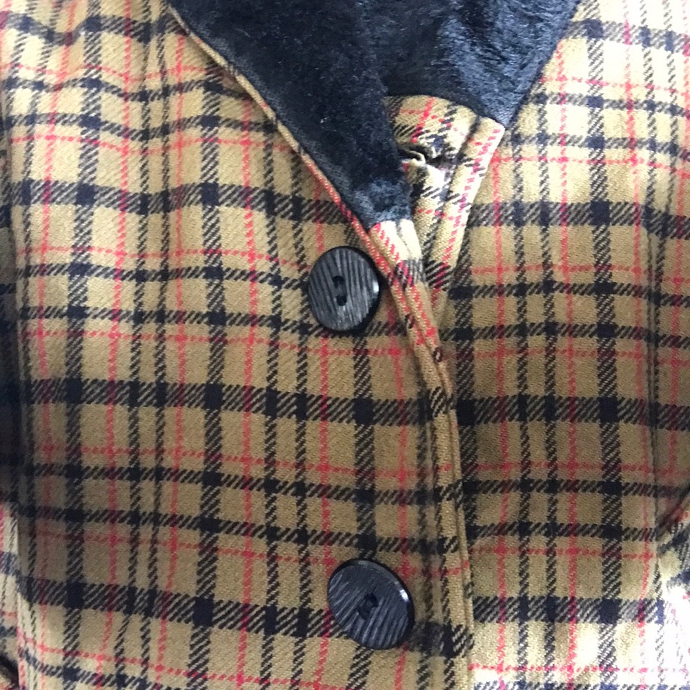 Plaid Jacket with Buttons - Picture 5 of 7